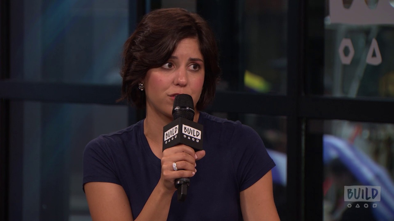 Ellie Reed Talks About The Costumes Used In The Show 
