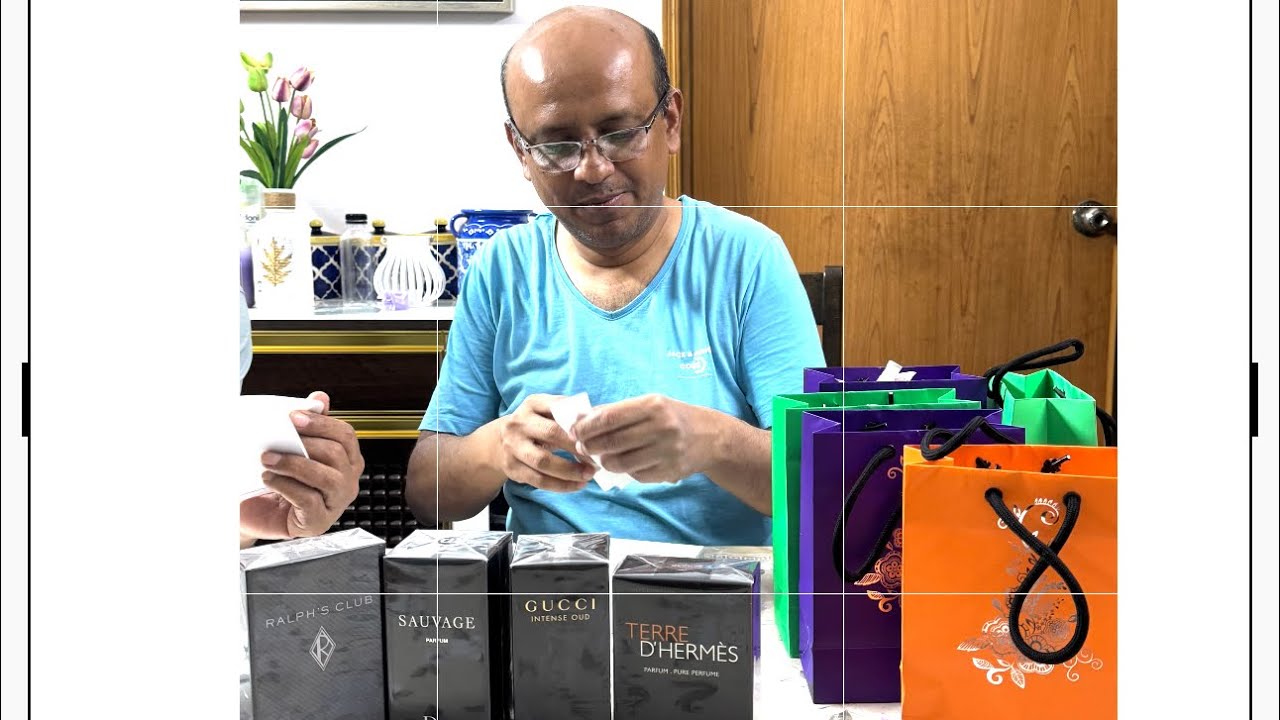 সারপ্রাইজ গিফট জন্মদিনে, দিন কি কাটে বন্ধু তাঁকে বিনে।