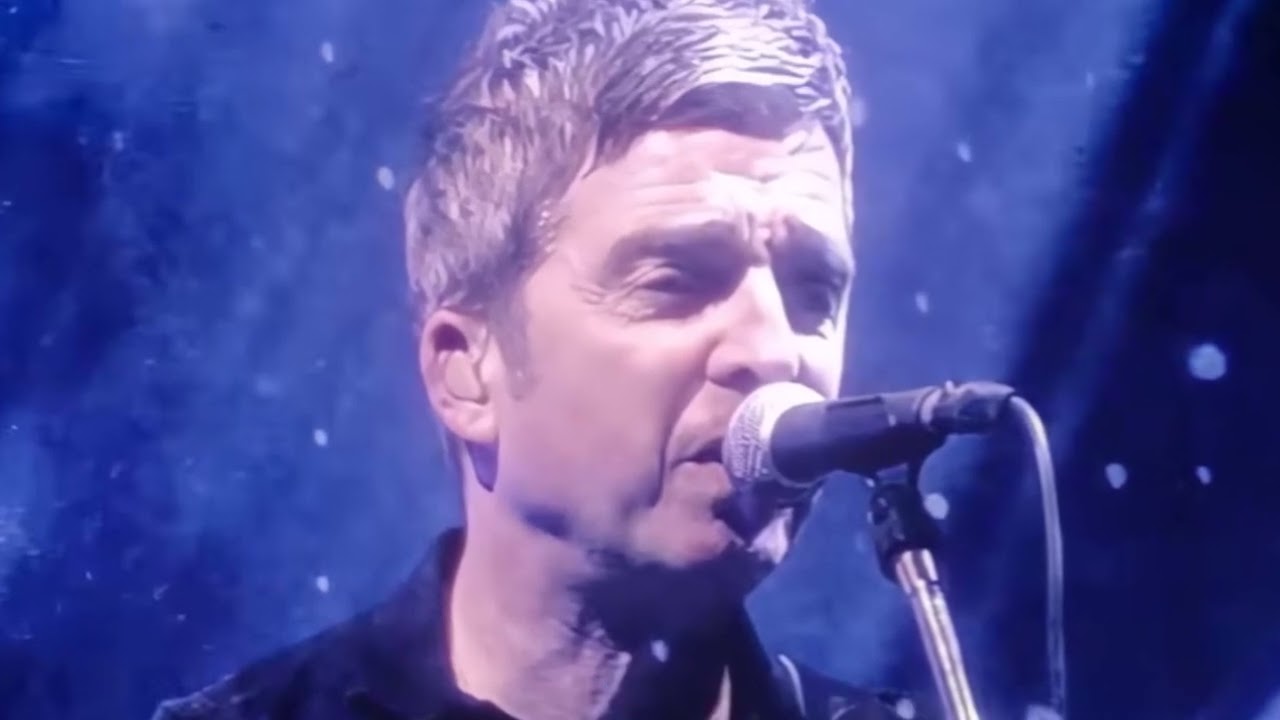 Гитарист Oasis объявил о своем выходе в 2026 году.