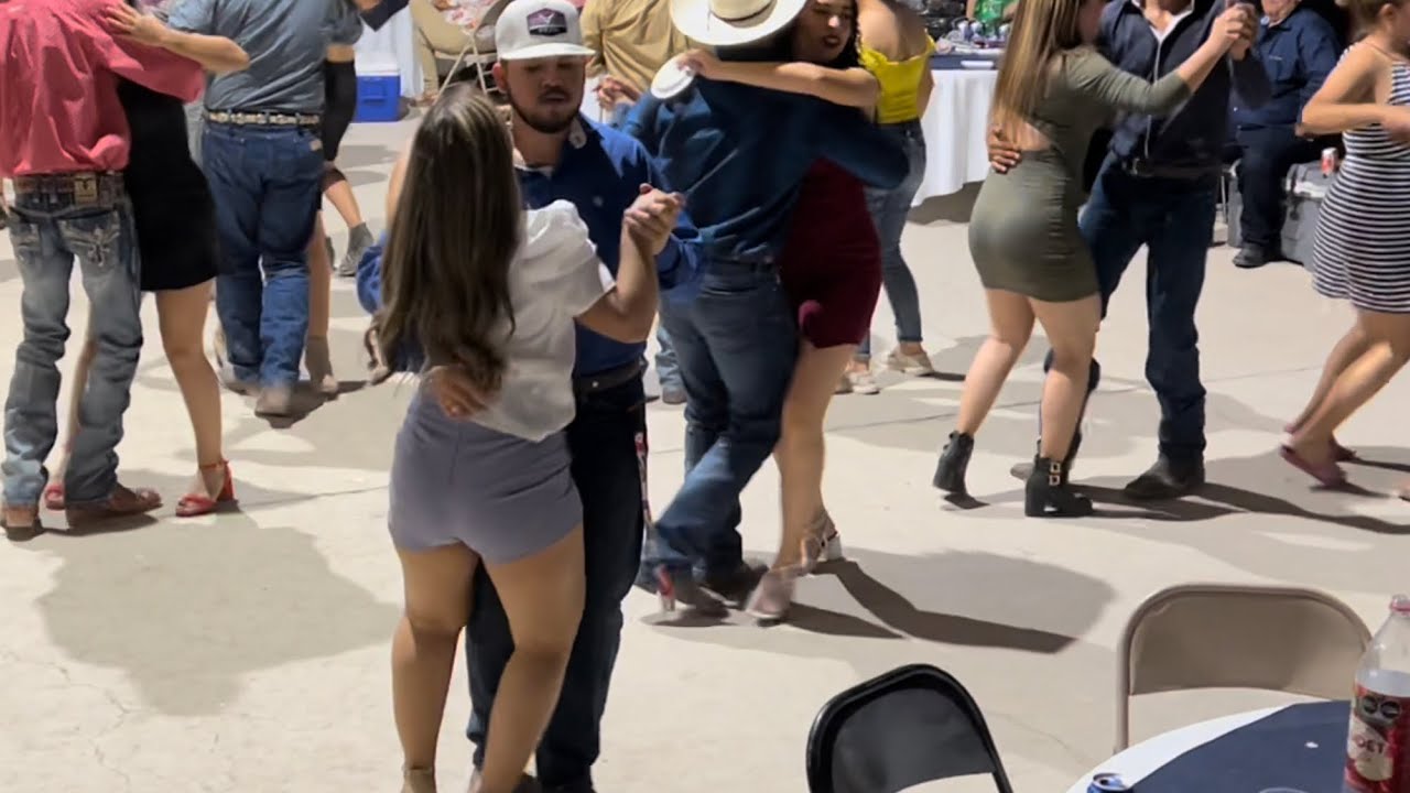 A bailar palillos chinos la boda del primo Martín