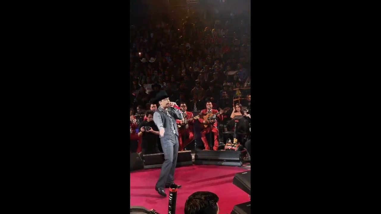 Christian Nodal da Inicio a Concierto en Palenque Texcoco 2026 