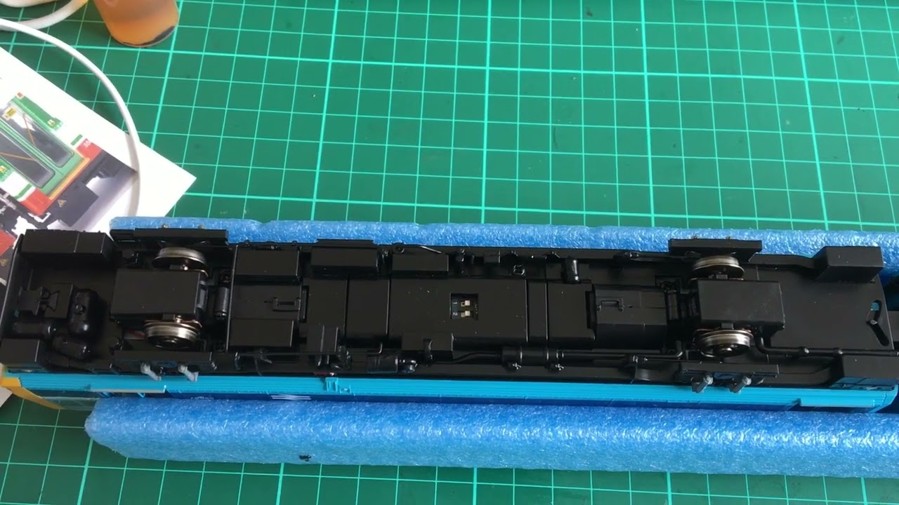 EFE Rail E83022 Class 143 001 Inner Wheelset / Motor Issue Part 2