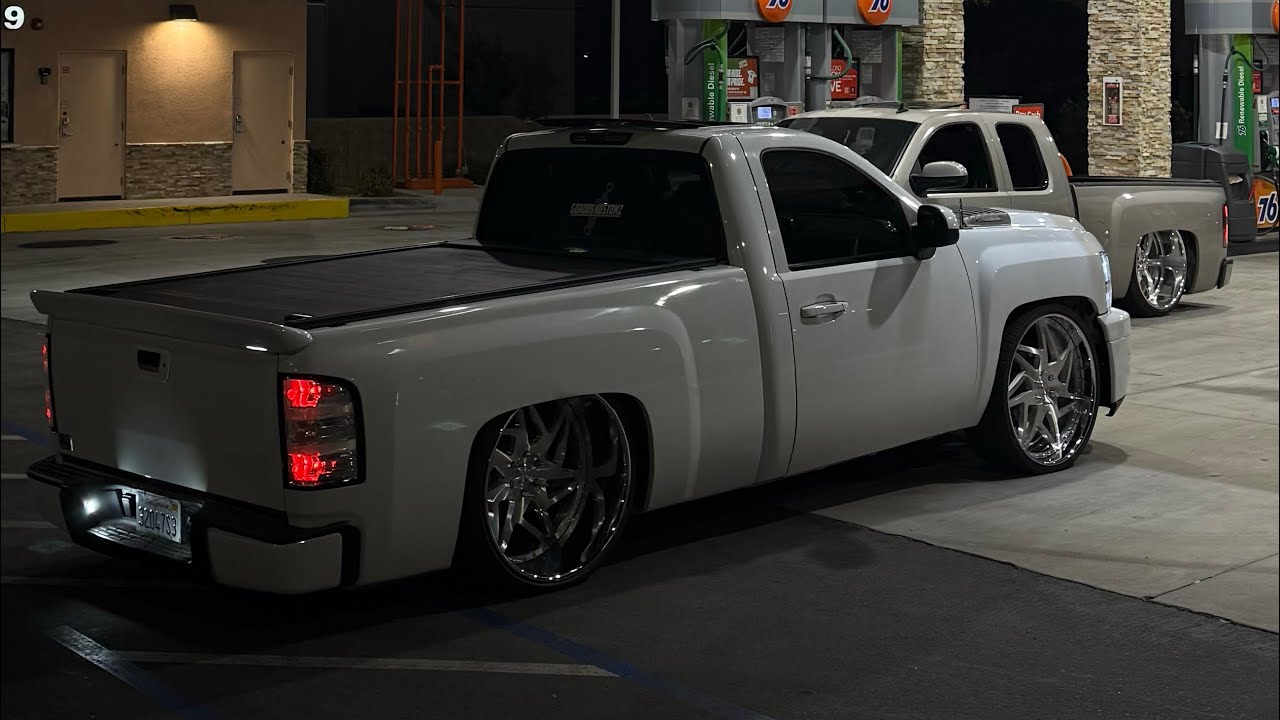 На Silverado от NNBS установлена ​​4-рычажная подвеска и 26-дюймовые диски.
