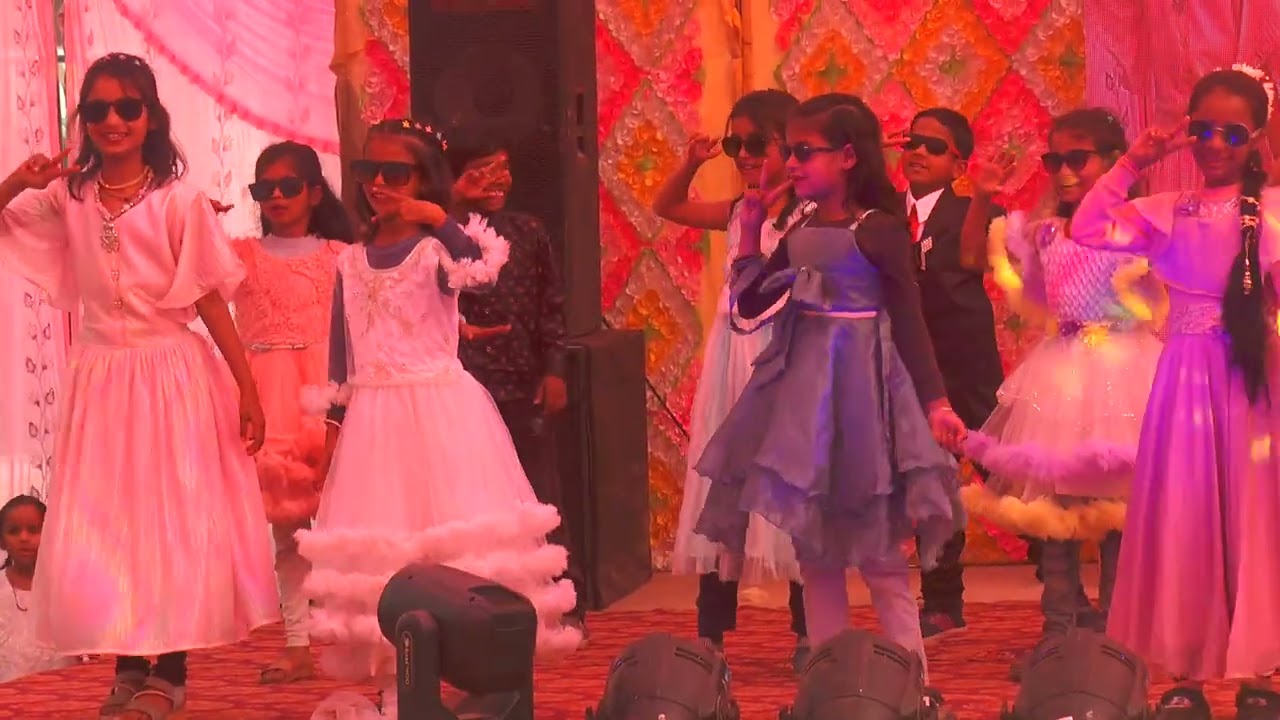 Kis disko me jayen 3rd class students performance 