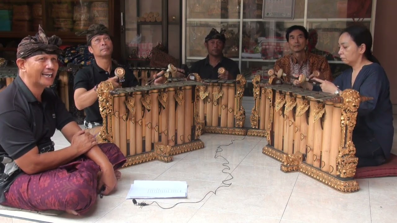 Rebong Sukawati (vocal+ gender wayang)