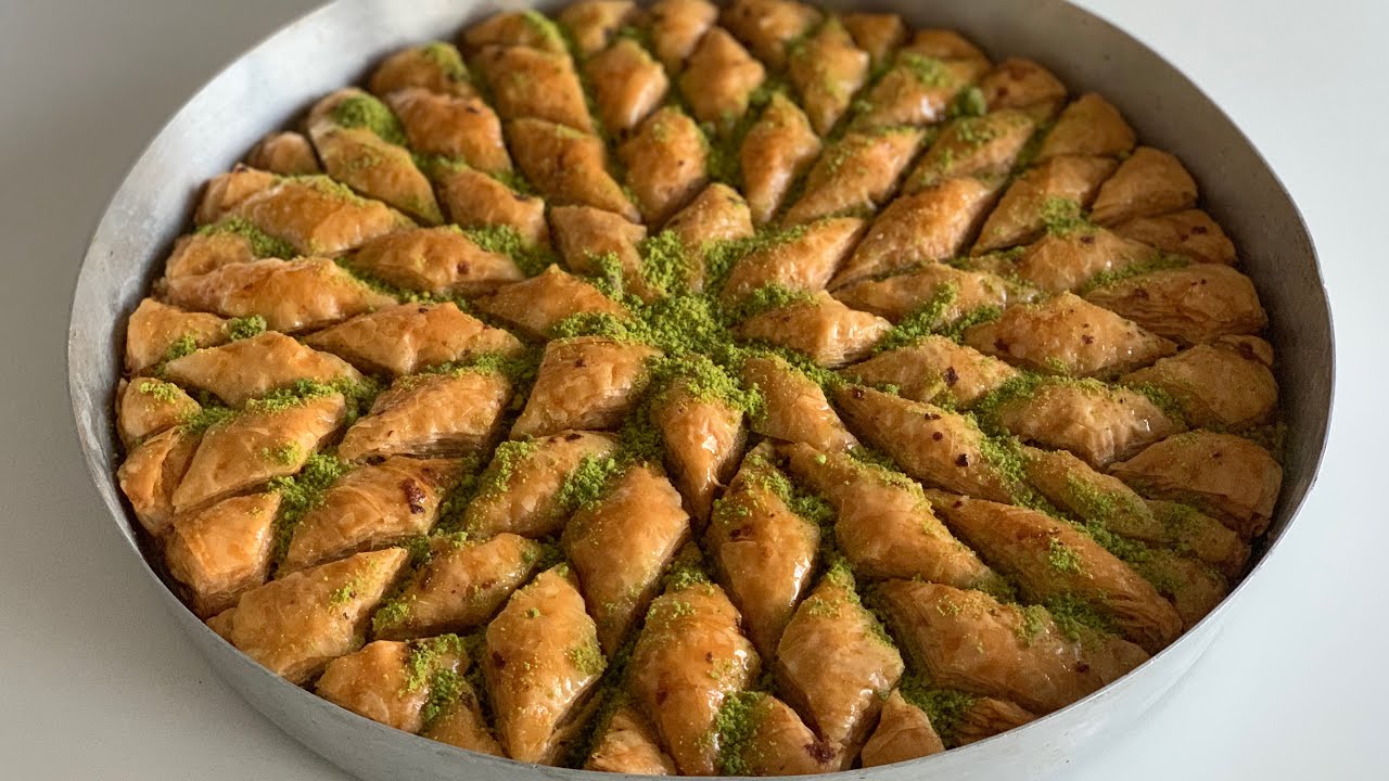 HER KATI TEK TEK SAYILAN HERKESİN YAPABİLECEĞİ DIŞI ÇITIR ÇITIR CEVİZLİ EV BAKLAVASI NASIL YAPILIR