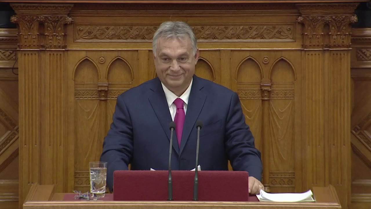 Hadházy Ákos megzavarta Orbán Viktor napirend előtti felszólalását