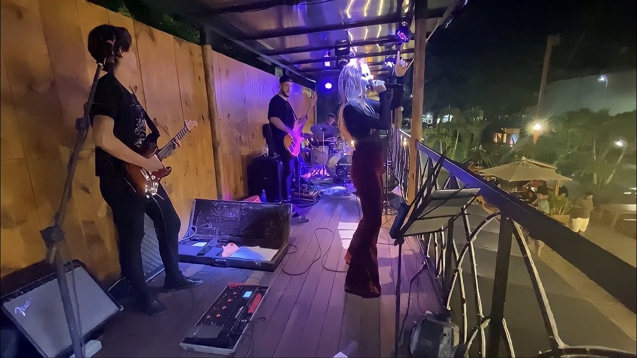 Meu Maracatu Pesa Uma Tonelada - Nação Zumbi - Versão Bella Schneider - Show ao Vivo