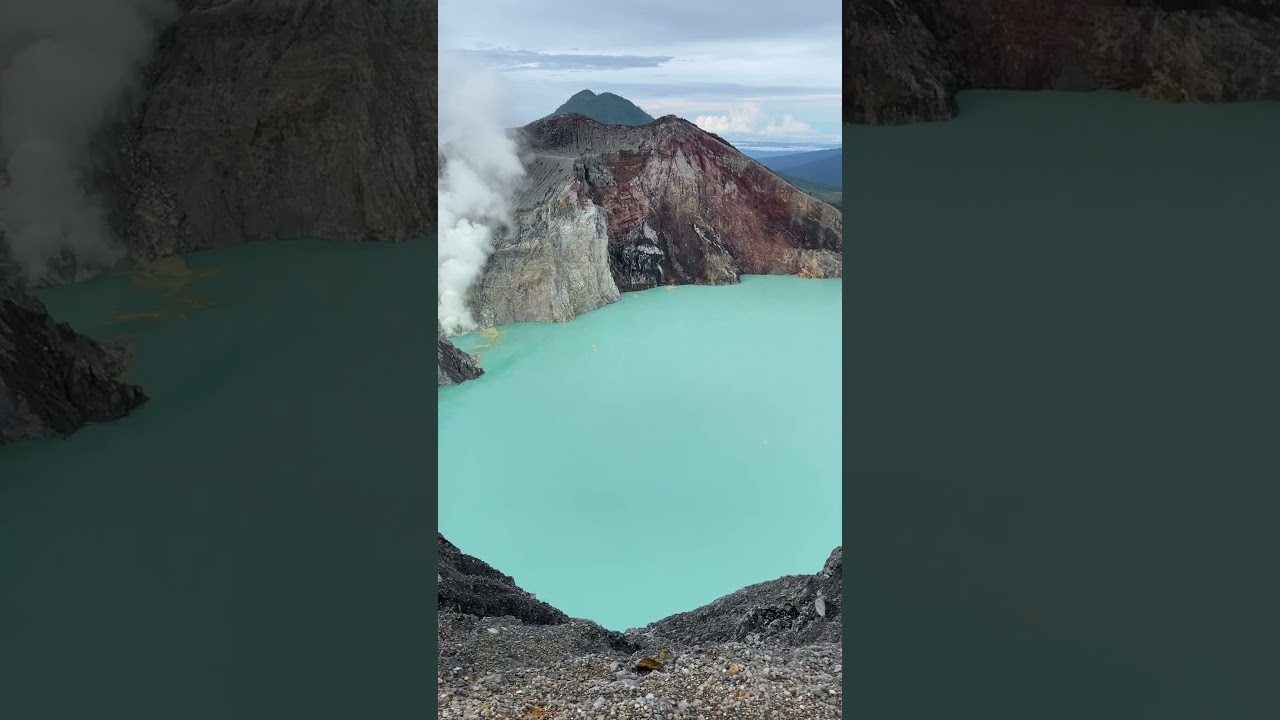 Mount Ijen sulphuric acid lake