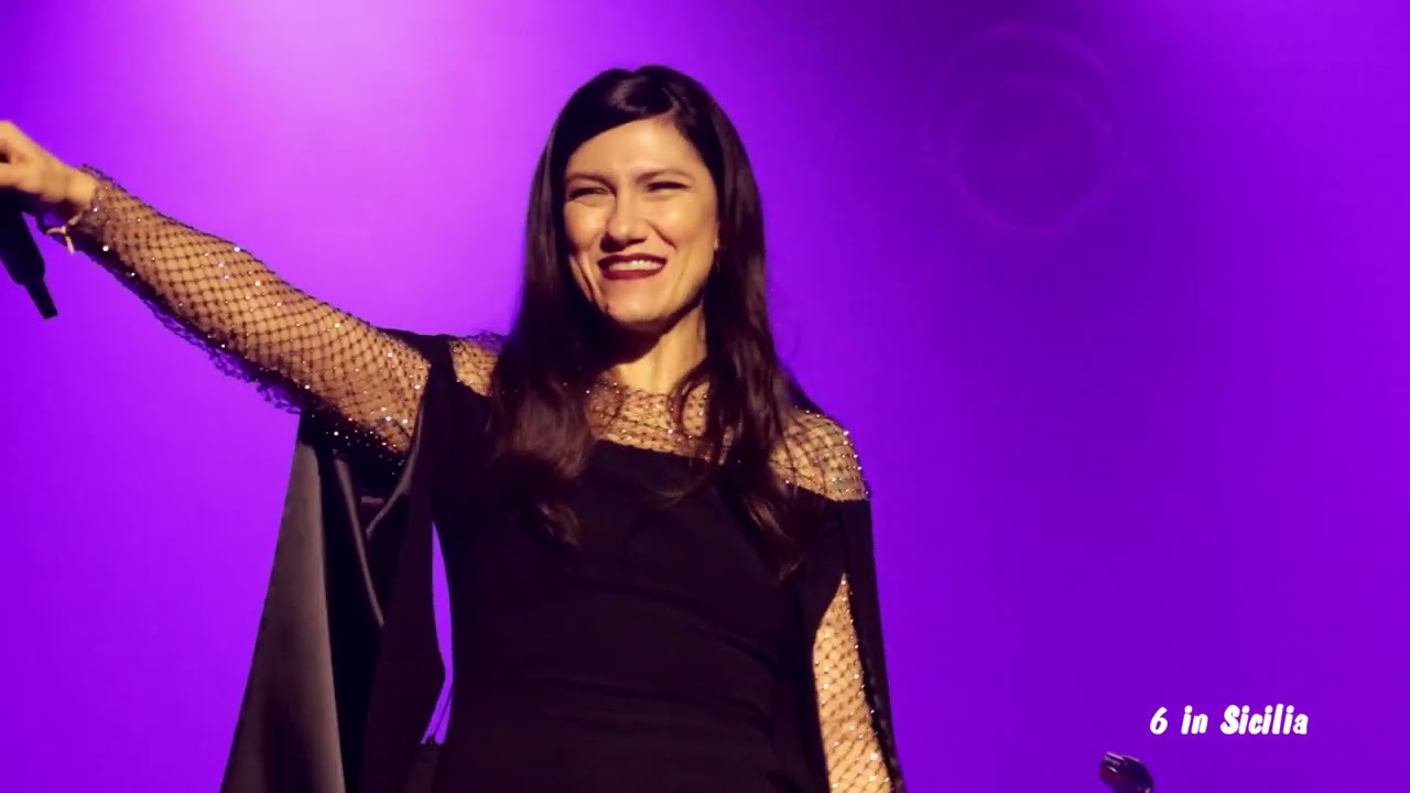 Elisa - Luce (Tramonti a nord est) An Intimate Night - Catania 3/1/2023 Teatro Metropolitan - 4K