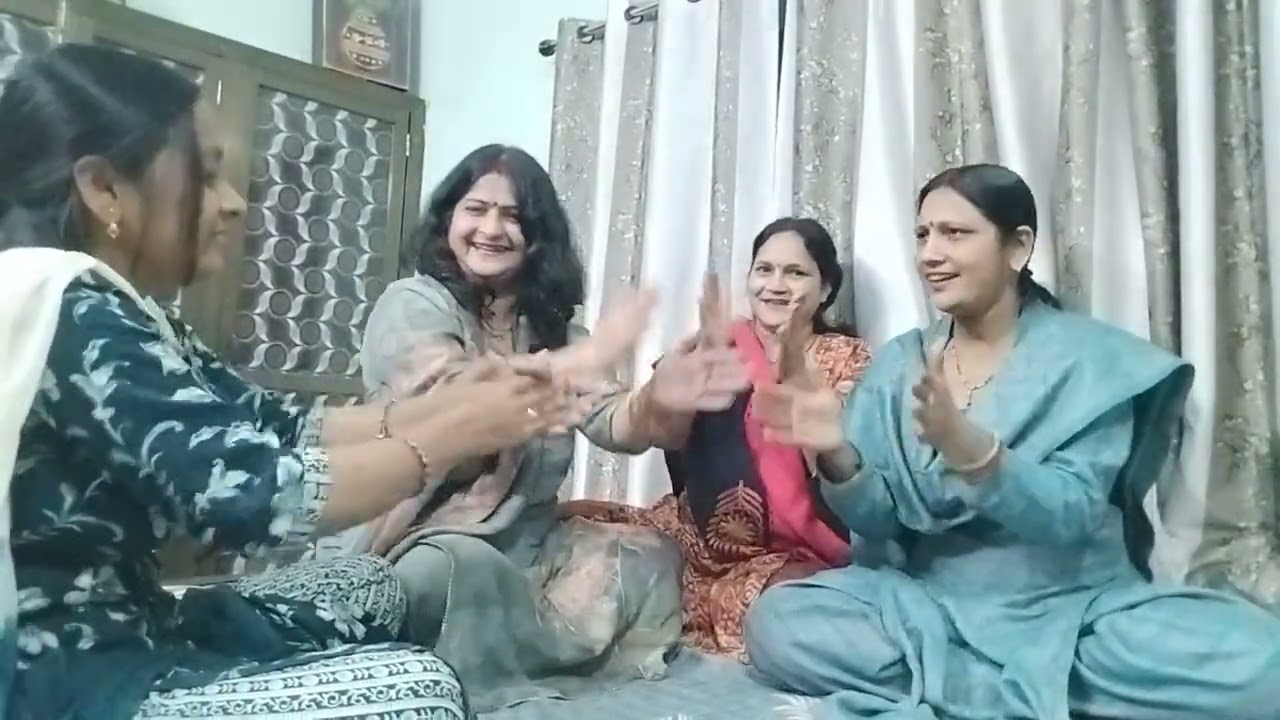 #एक प्यारा सा होली भजन लेकर मैं आई हूं#🥳आप लोग सुनिए 😊🙏और मुझे सपोर्ट करें👍 viral 😊