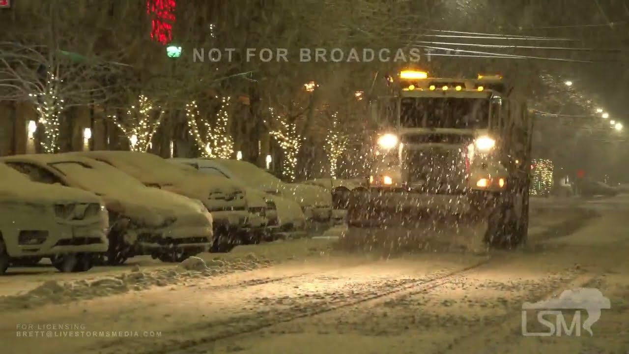 12-03-2022 Seattle - Lowland Snow - Plows - Interview - Snowy City Scenes