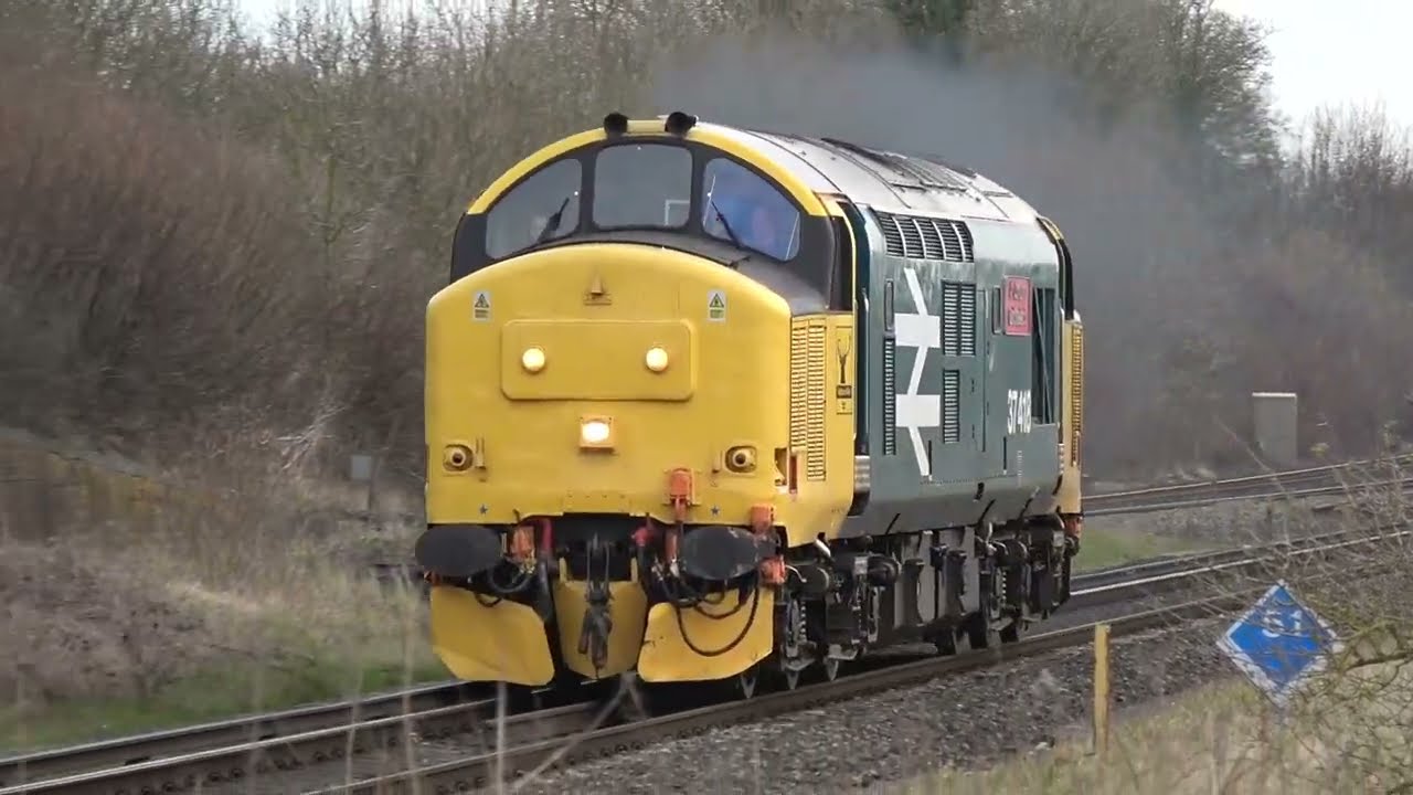 Class 37 418 plus some nice class 66 and 70 movements at