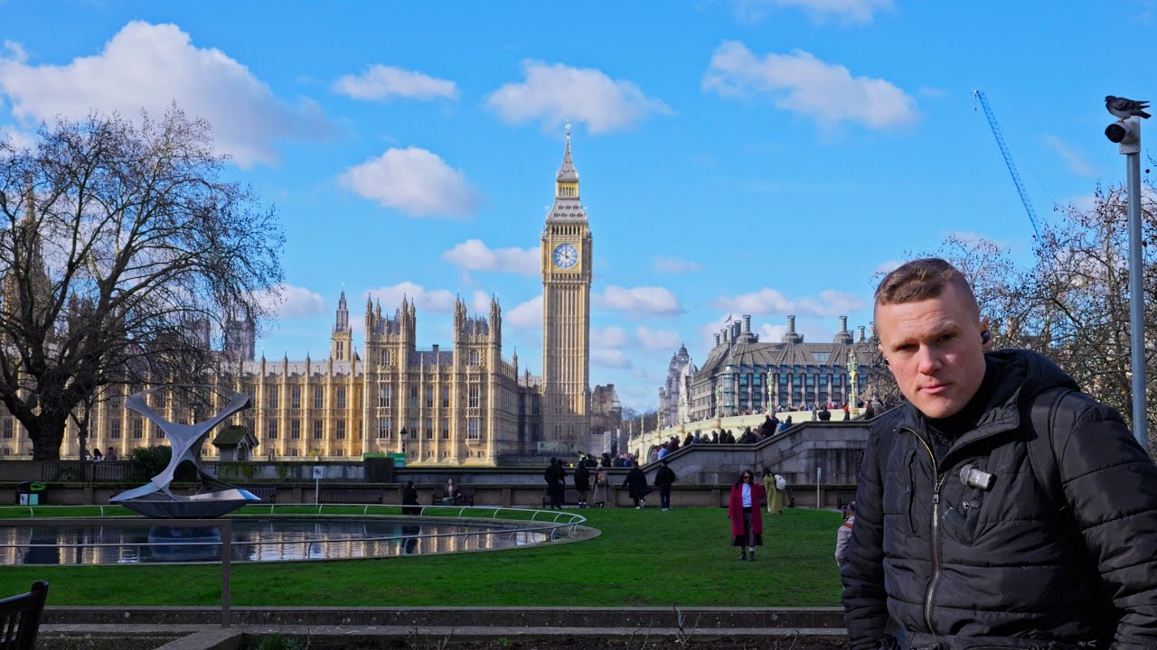 London Day 1 Solo Trip. Sunny Capital of UK with good Music. Daily Cringy Vlog 