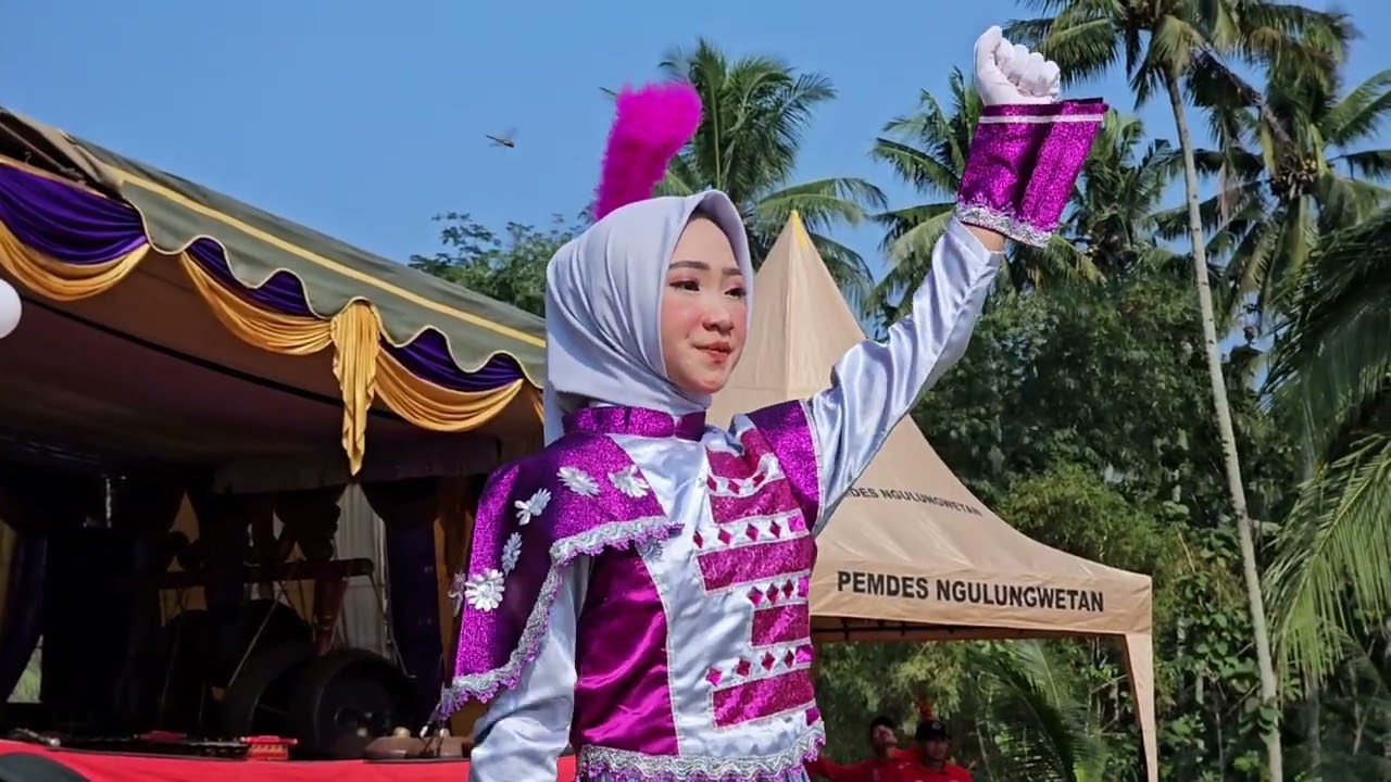 DRUMBAND  GITA  SWARA  ANGKASA  SMP NEGERI 2 MUNJUNGAN UPACARA HUT KE- 80 DESA NGULUNGWETAN  2025