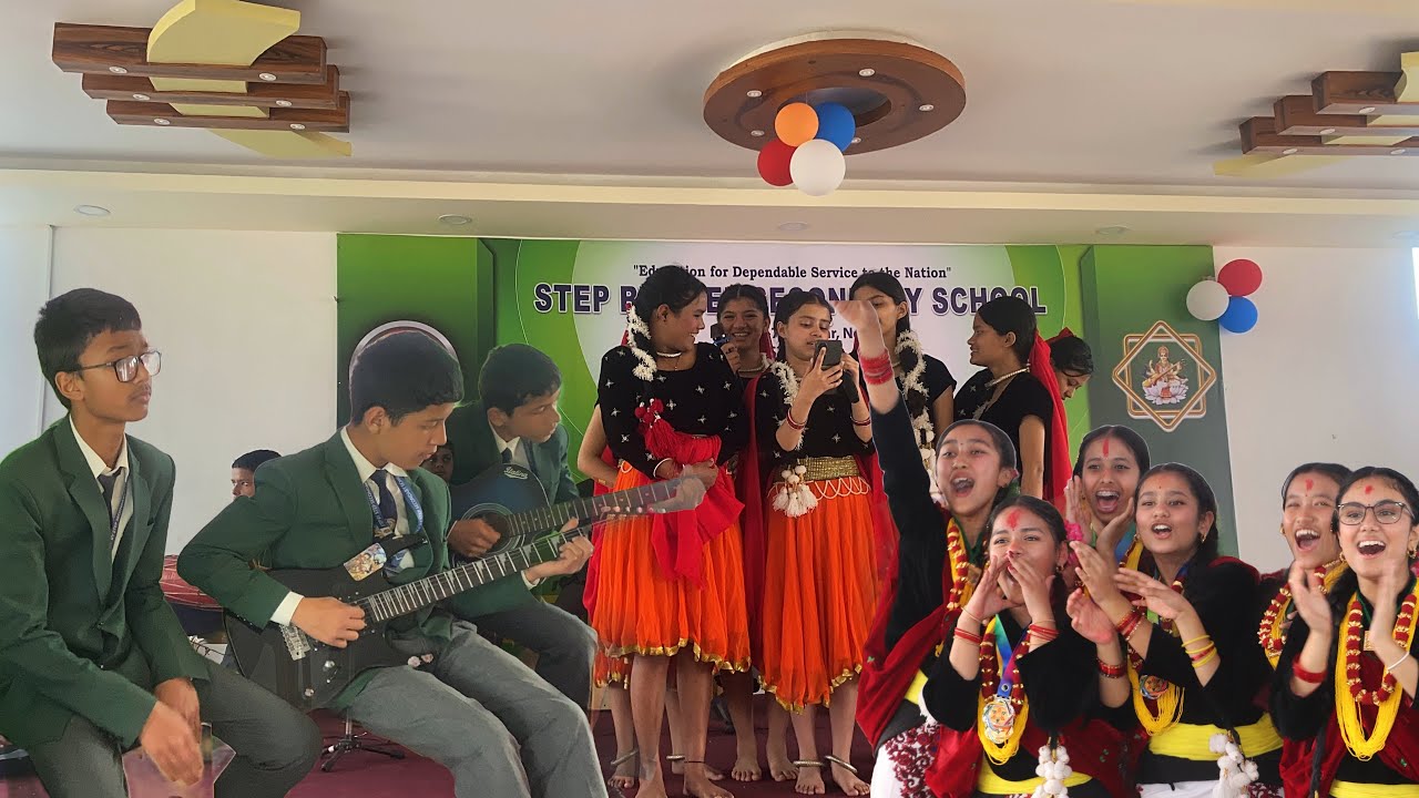 Crazy 🤪 Performance by step by step school students || Crazy crowd 🤯