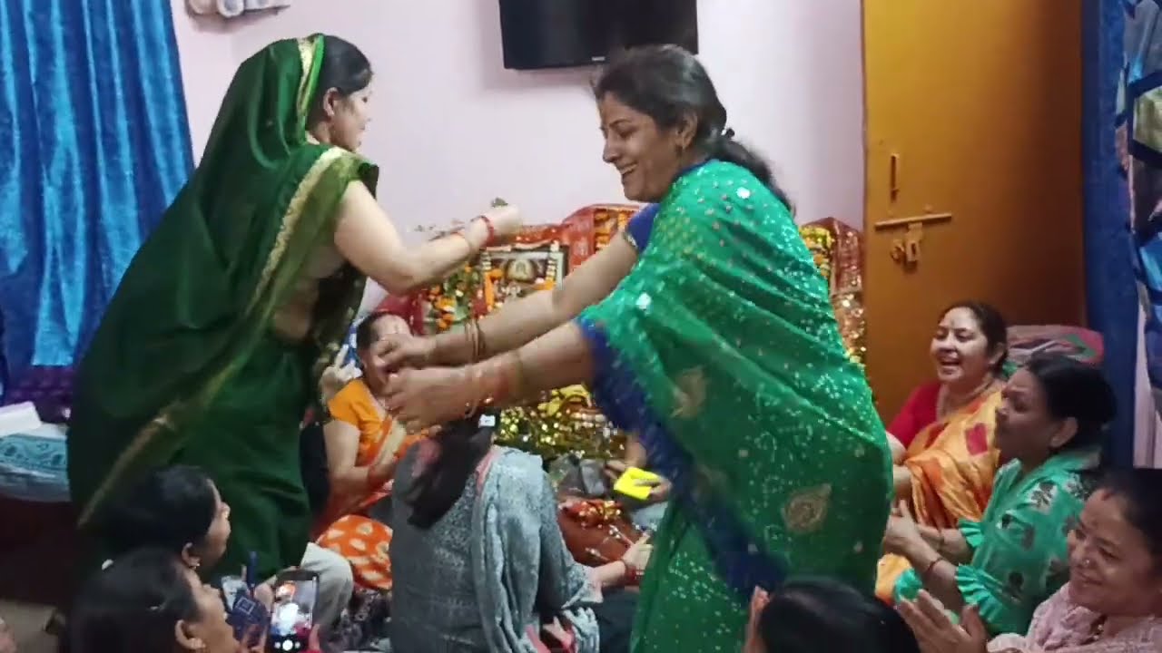 डमडम डमरु बजाओ मेरे भोले गौरा नाचन आईं रे मेरे भोले दिवाने