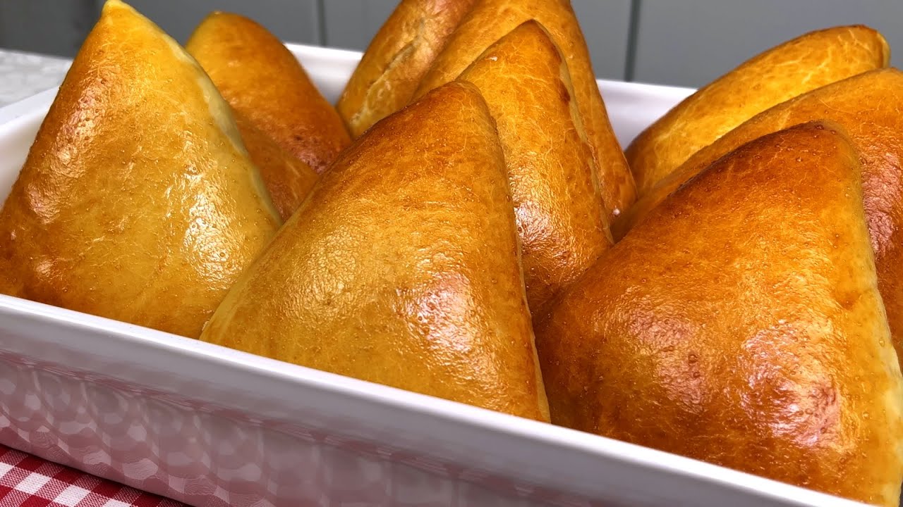 MASSA FOFINHA, SEM LEITE E QUE NÃO PRECISA SOVAR - ESFIRRA DE CALABRESA | Receitas da Line