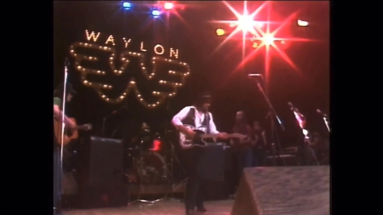 Waylon Jennings - &ldquo;Don&rsquo;t You Think This Outlaw Bit&rsquo;s Done Got Out Of Hand&rdquo; (Live At Opryland: 1978)