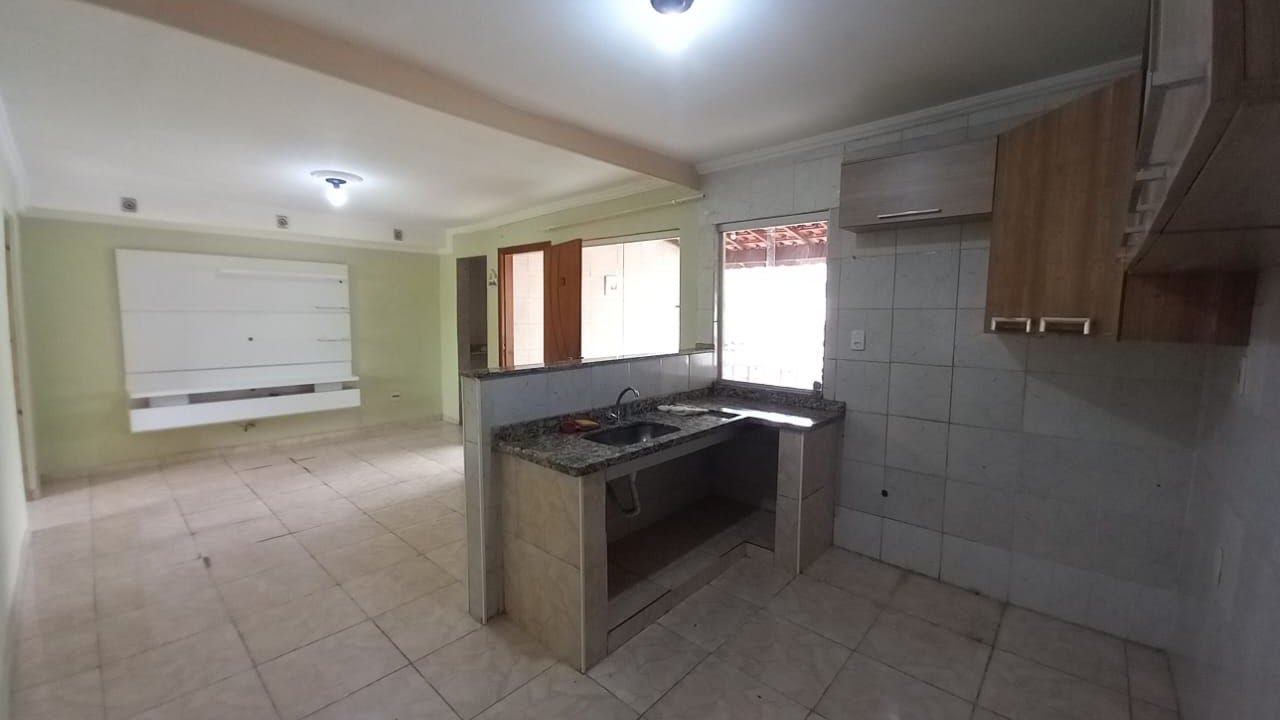 Casa para Aluguel no Continental I | 75m² | Uso Residencial ou Comercial