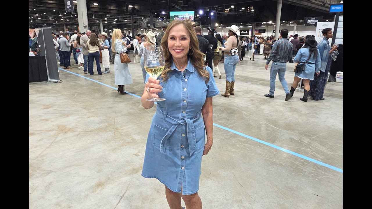 В ресторане Rodeo Uncorked отмеченные наградами вина идеально сочетаются с изысканными закусками.