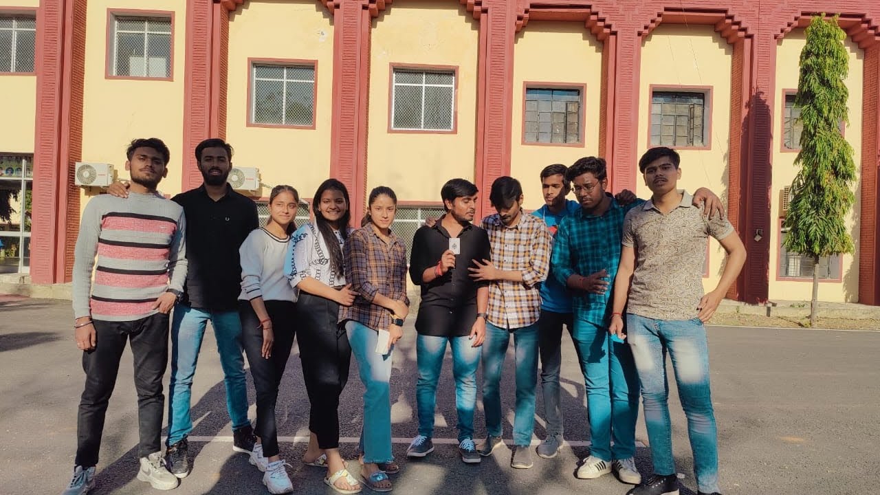 TREASURE HUNT/COLLEGE EVENT