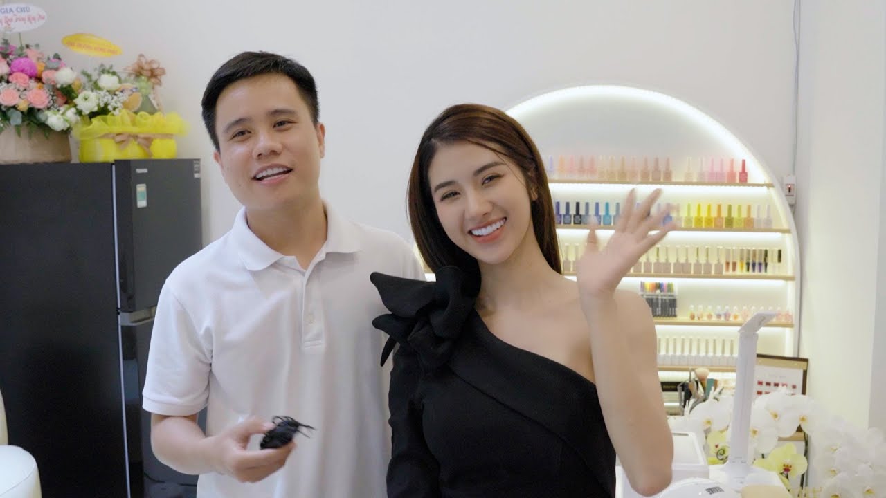 Vĩnh Vui Vẻ chúc mừng Vân Ruby KHAI TRƯƠNG SPA | Vĩnh Hậu Trường.