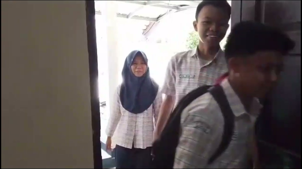 BANGKU KOSONG (9C_1)