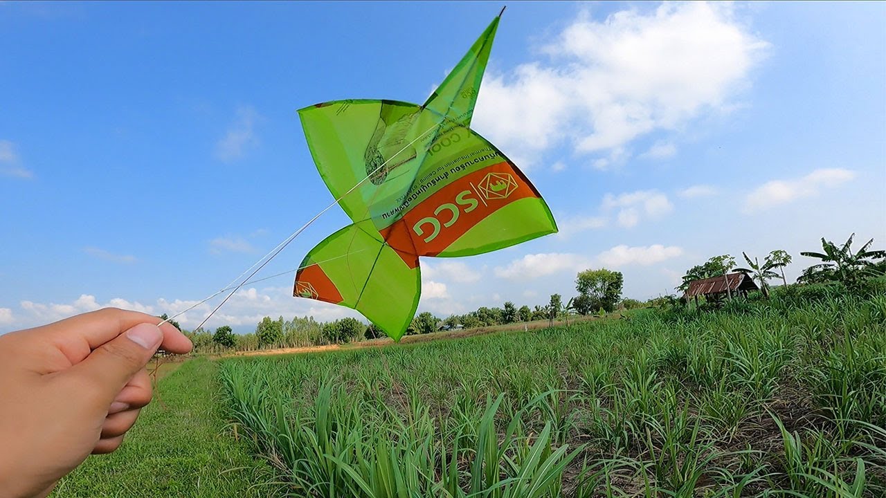 ว่าวจุฬาสายเขียวตัวใหม่ๆ กับลมที่เปลี่ยนไป จะขึ้นไหมเอ้ยย kite flying