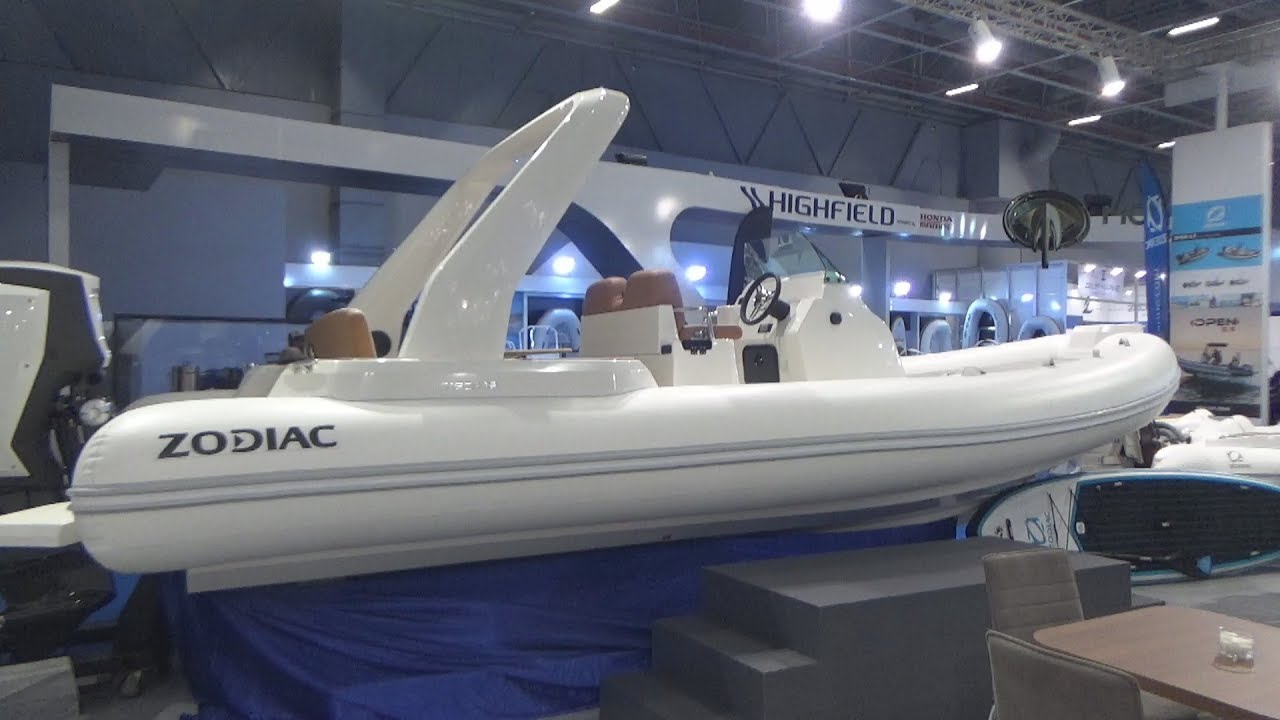 Zodiac Medline 7.5 Boat (2020) Exterior and Interior