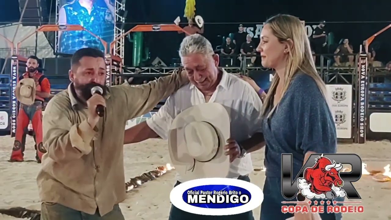 Pastor Mendigo Rogério Brito em Monteiro Lobato SP faz prefeito chor..