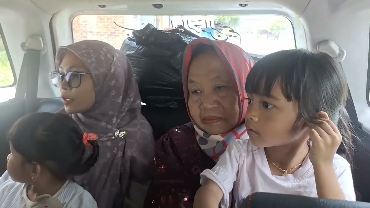 Dira main ke rumah alma di halimun bandung