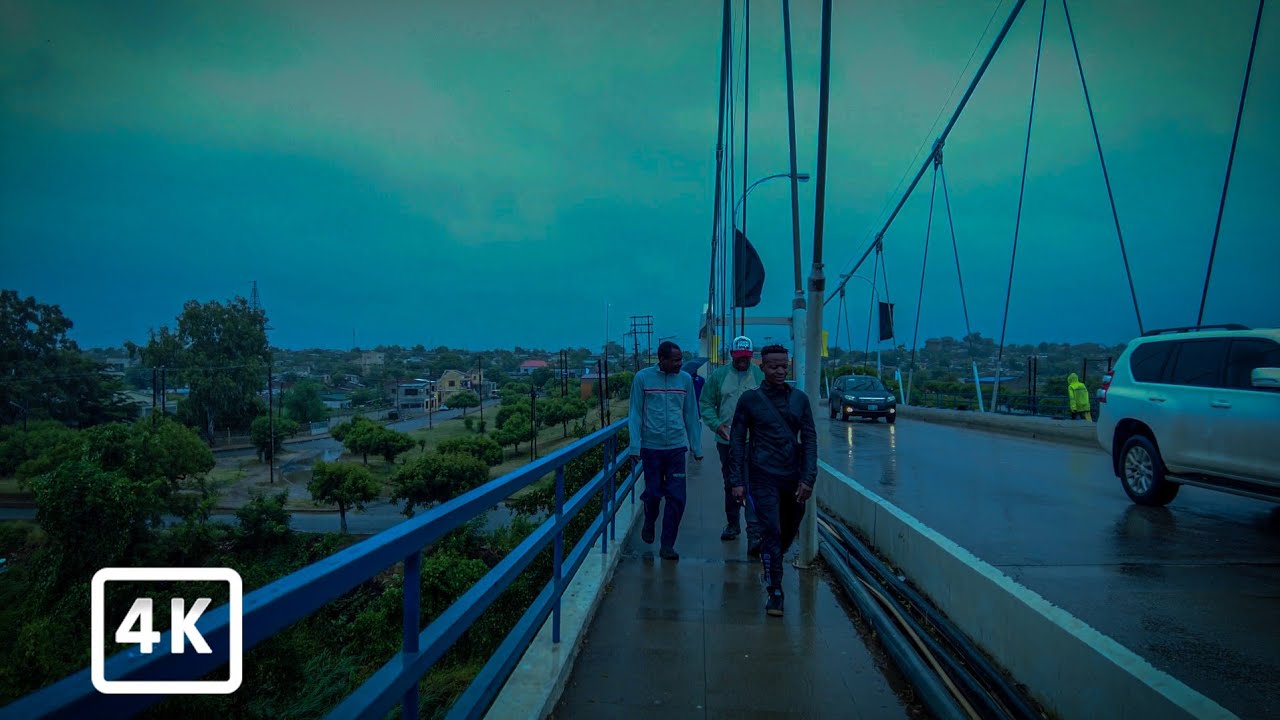 WALK ON DANGEROUS BRIDGE IN MOZAMBIQUE CITY AFRICA 4K [RAIN AND WALK]