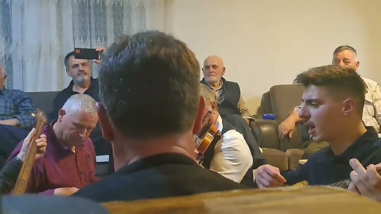 Feriz Abazi&Afrim Haliti&Safet Qadraku&Rilind Krasniqi&Shaip Tahiri-violinë:N'Agim herët.