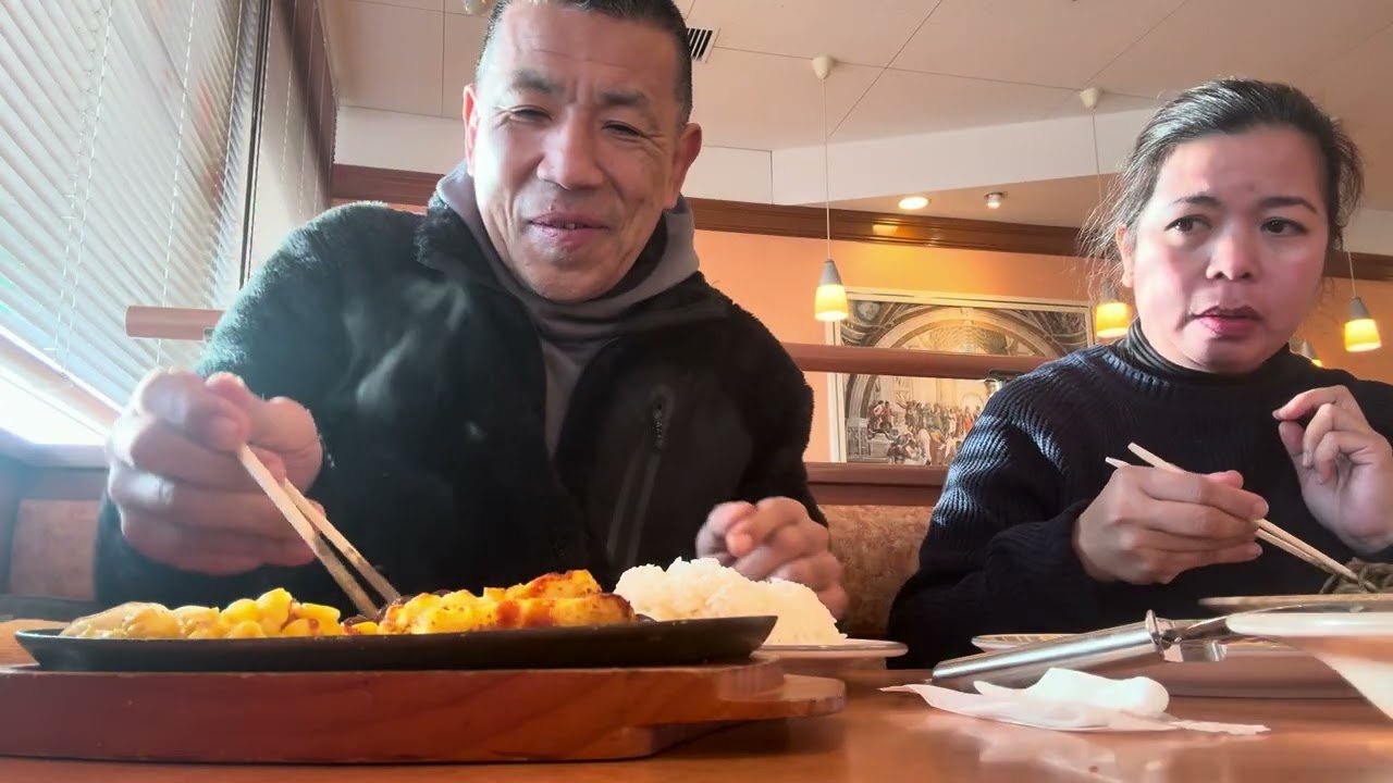 京都八幡市サイゼリヤにて、イカスミパスタ、ピッツァハンバーグ辛口をいただきました￼ー！