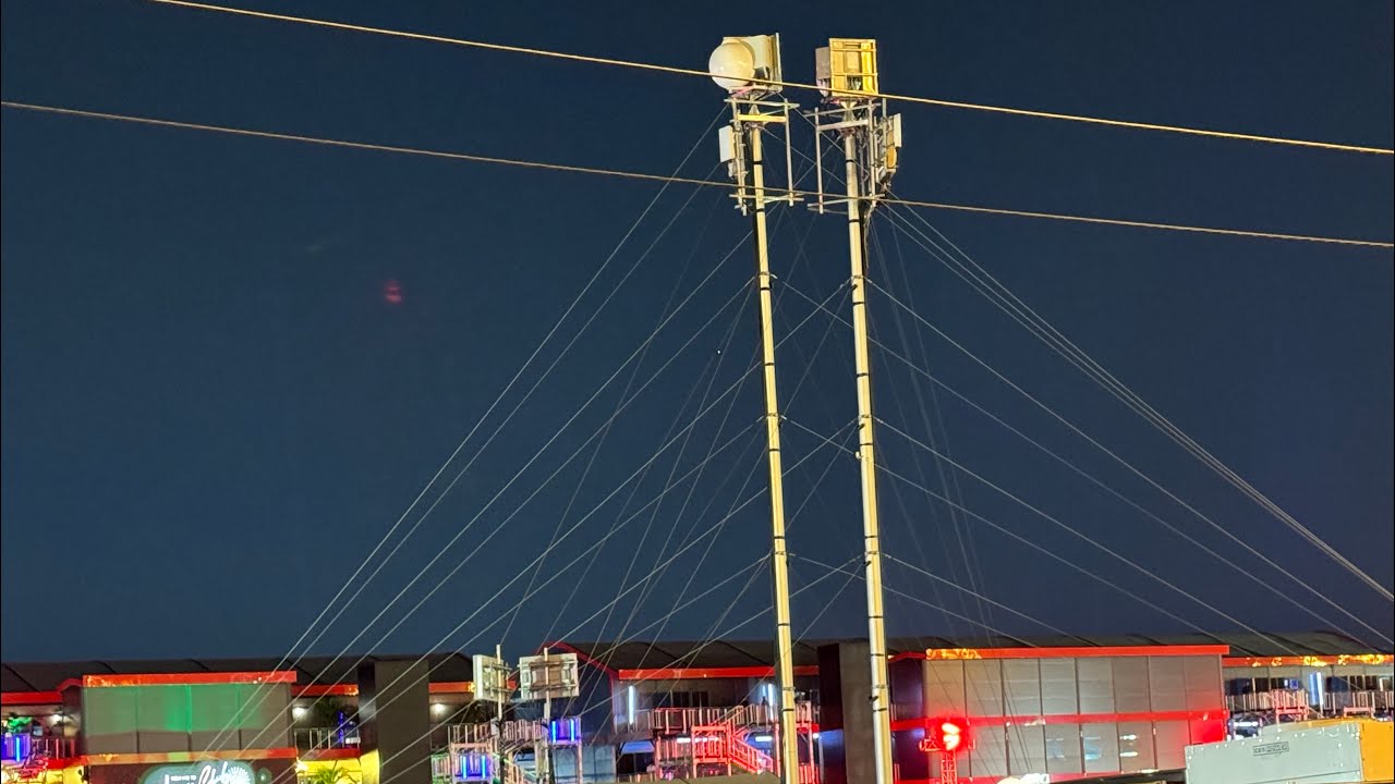 Verizon AT&T T-Mobile 5G vs LTE testing at F1 Grand Prix Sphere T-Mobile stands