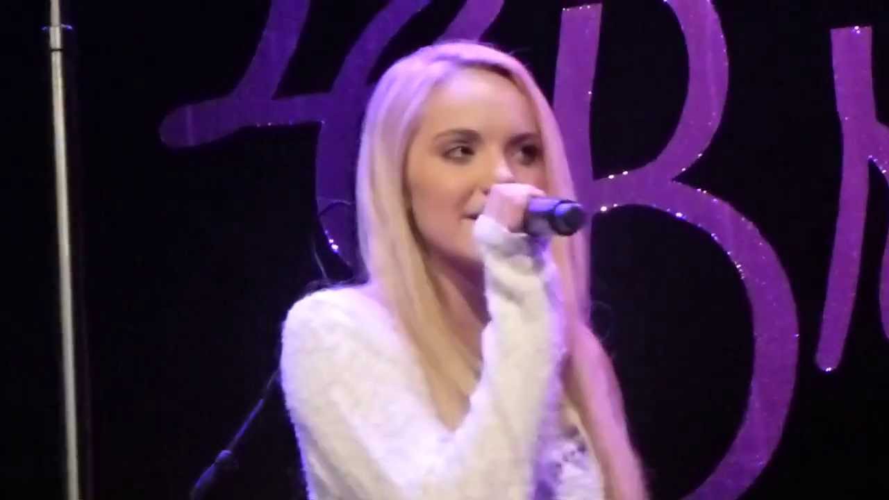 [HD] Danielle Bradbery in concert with Brad Paisley EXCELLENT!