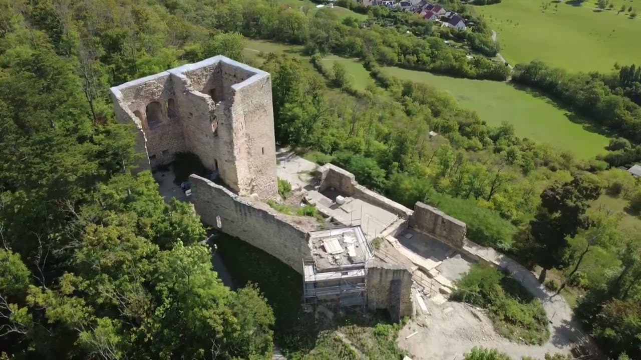 Die Lobdeburg bei Jena &ndash; Drohnenflug &uuml;ber eine mittelalterliche Burgruine Reupload