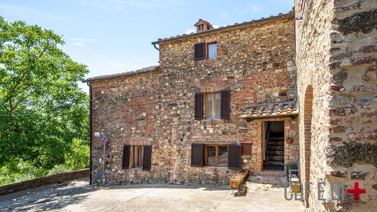 Visita dell'immobile | Radicondoli (SI), Italy | Belforte: abitazione con terreno e ulivi nel borgo