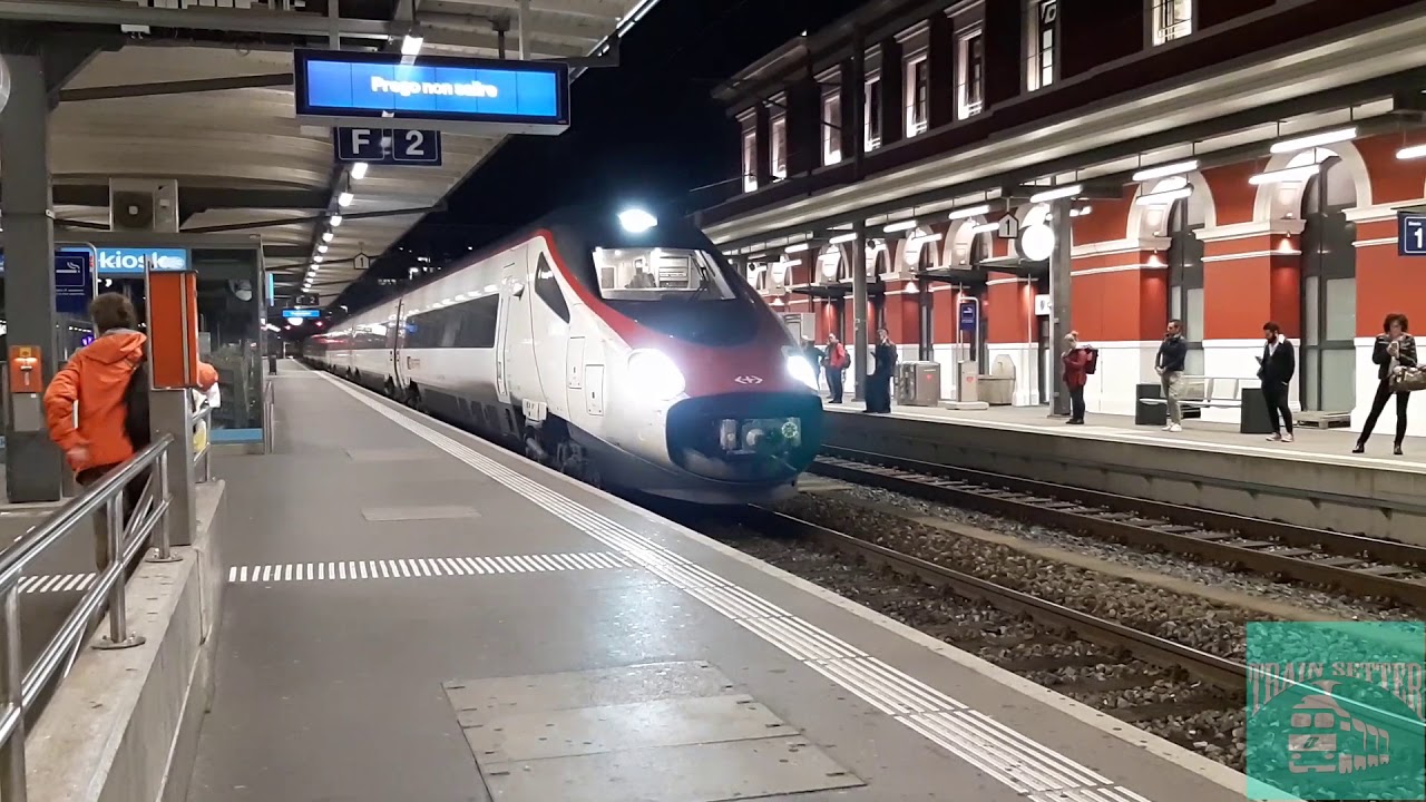 Train Setter all'imbrunire dalla stazione di Lugano