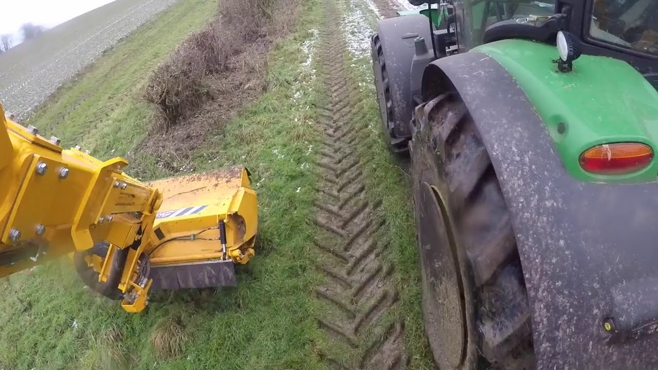 For Those That Like To Watch Hedge Cutting 🤷🏻‍♂️