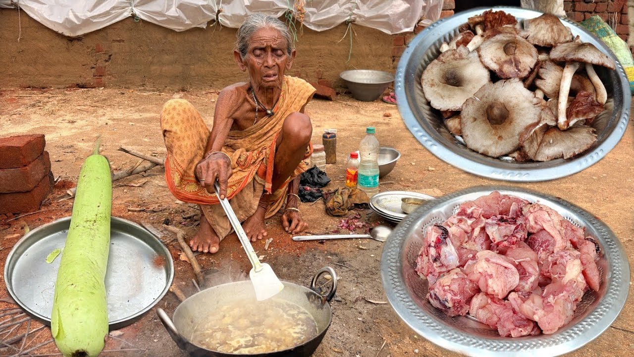 Poor old Grandma cooking Chicken curry with Mushroom & Bottle Gourd recipe and eating||Village life 