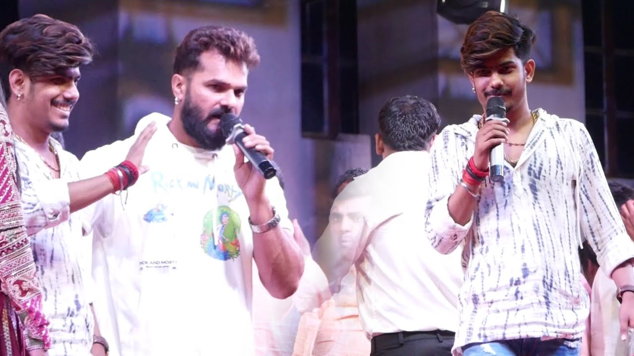 कल छपरा में Khesari lal ने मगही स्टार raushan rohi को मंच बुलाकर गीत गवाया | magahi stage show video