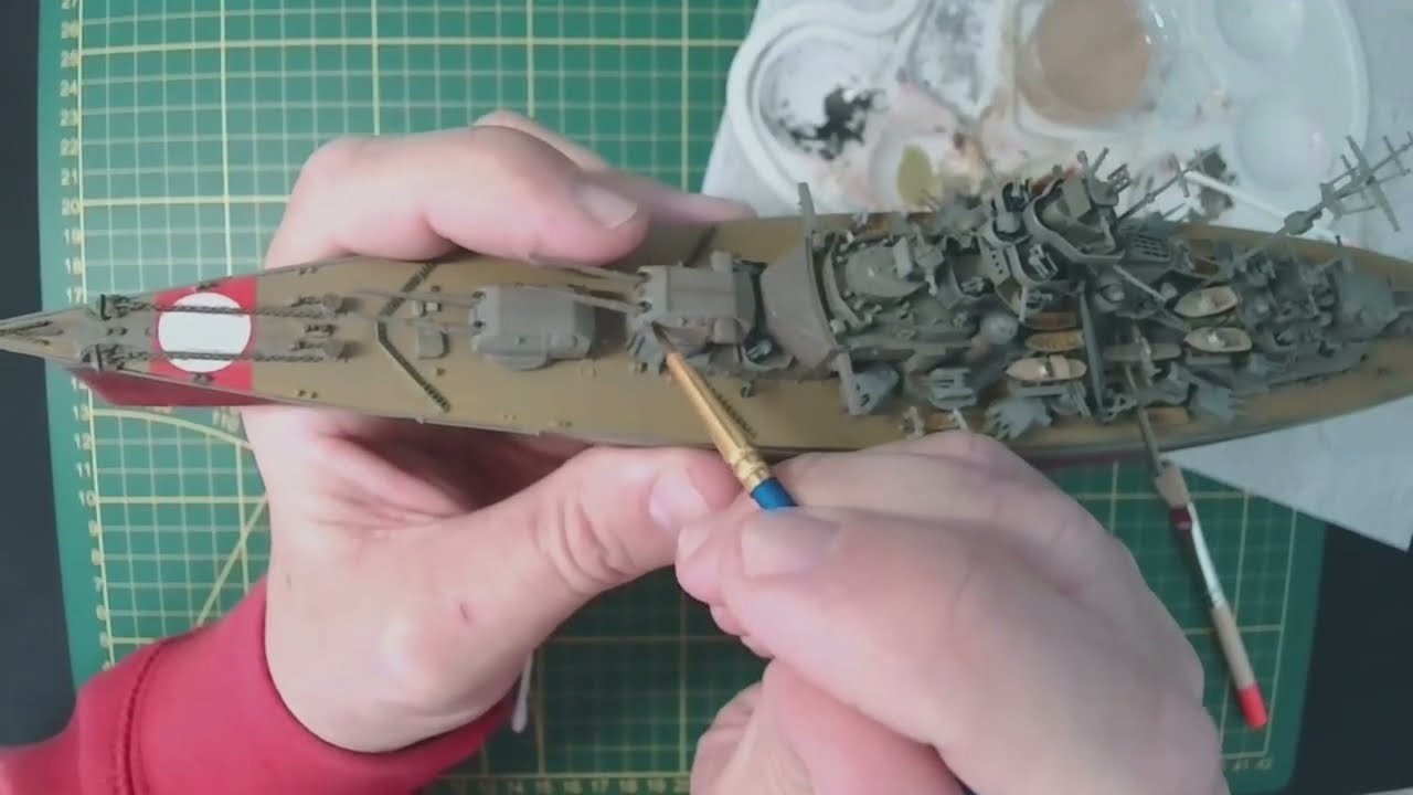 Montage du Bismarck Revell a l'échelle 1/700 #revell #maquette #05098