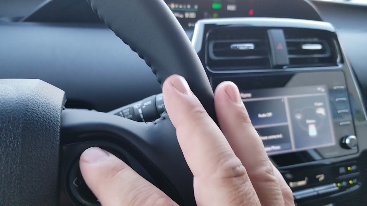 Setting the clock on a Toyota Prius