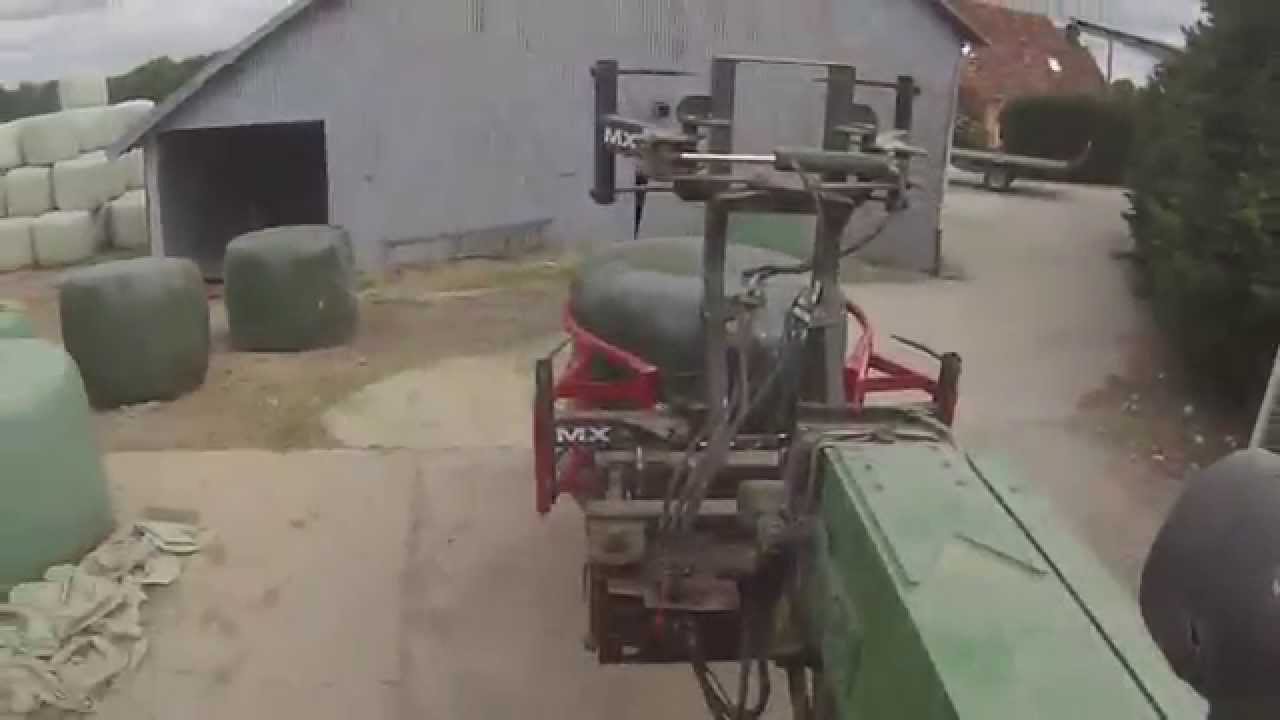 JOHN DEERE 3215 | IRL |Déchargement de fourrage enrubanné