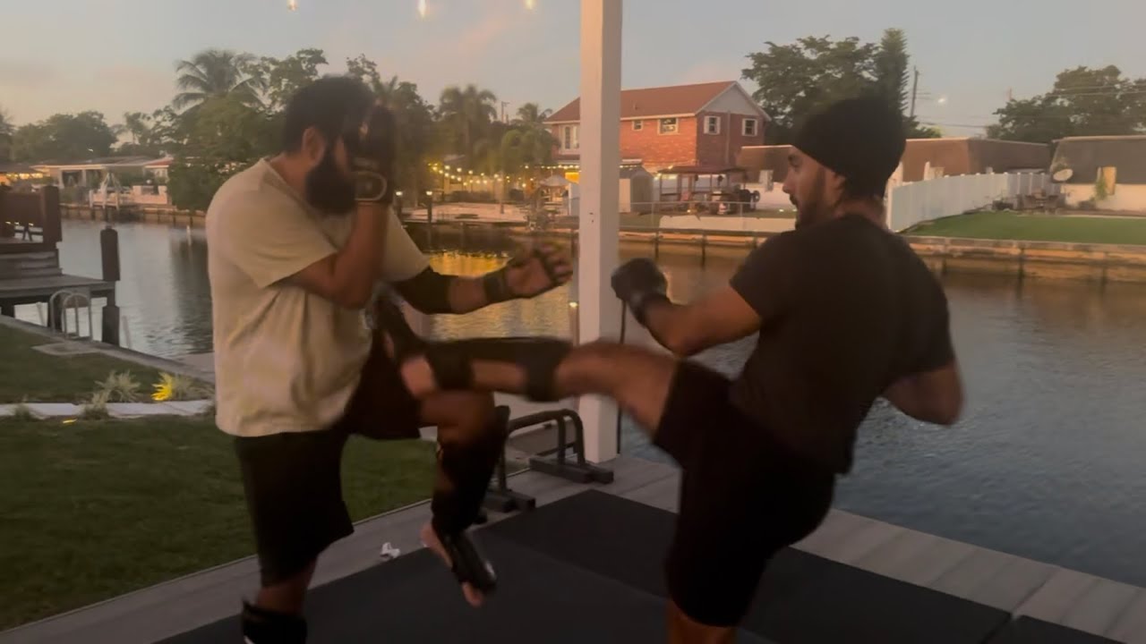 Flow Sparring Session | Light Technical Rounds #mma #martialarts #striking #combatsport 