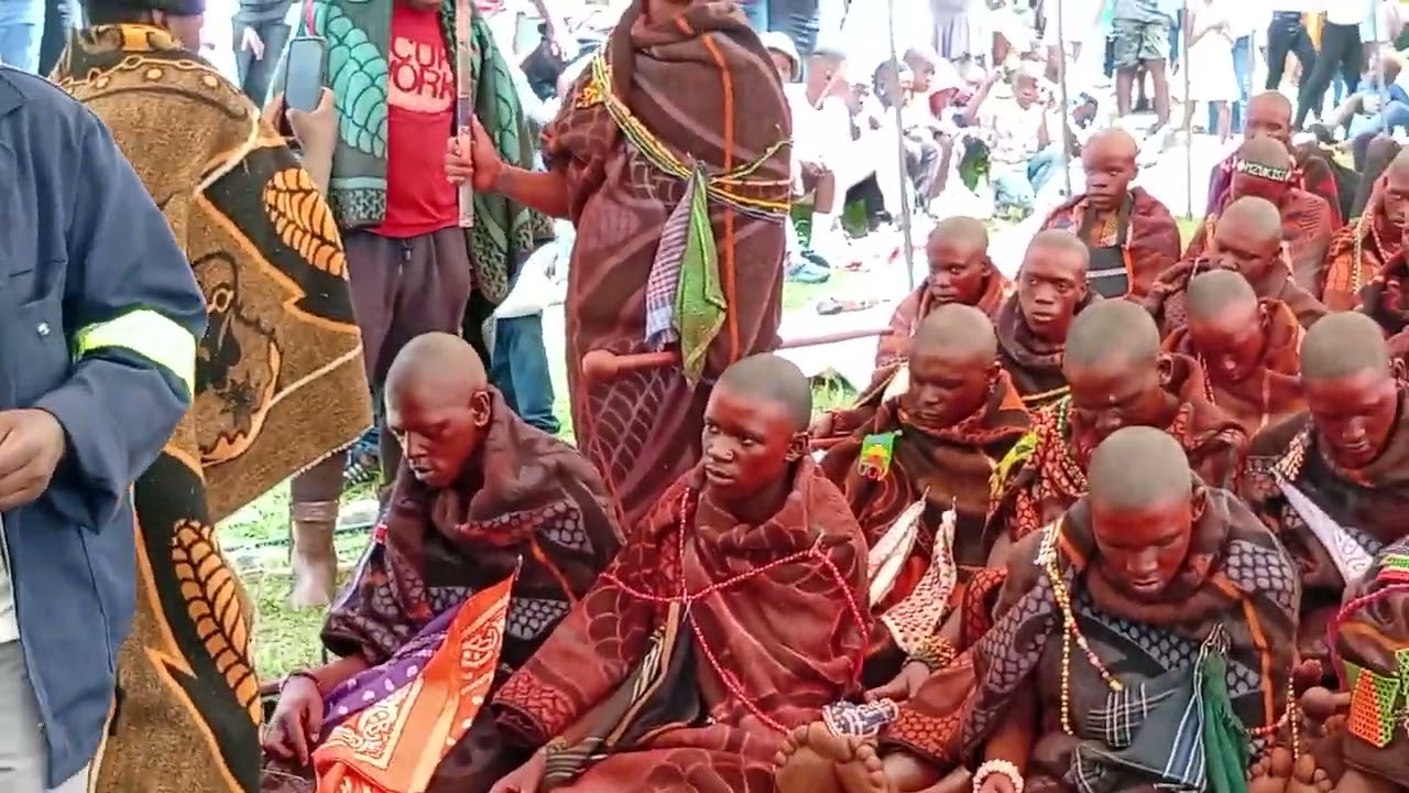 Amakrwala wamahlubi kwaLunda kwatatu Nkomo