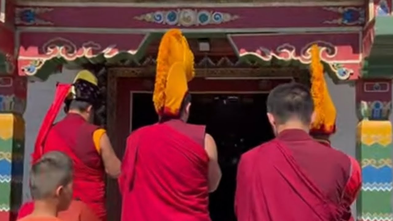 Prin Mongolia cu Damian Anfile ! Vizitam manastirea budista Erdene Zuu  !
