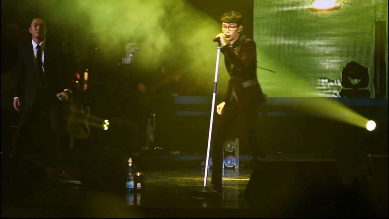 《愛是懷疑》【方大同Lights Up世界巡迴演唱會- 香港站】20131202